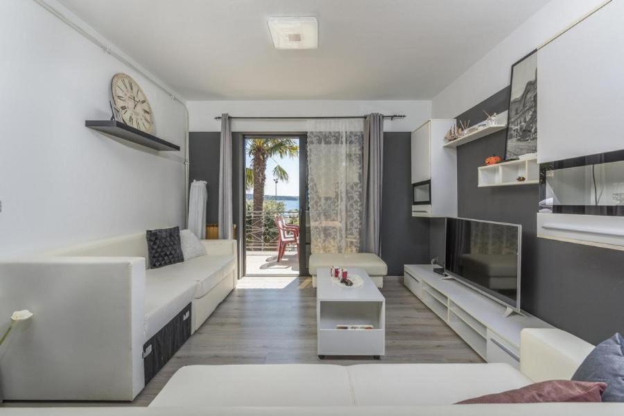 Apartment Zak Novigrad Istria エクステリア 写真